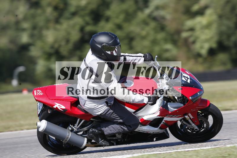 /Archiv-2025/49 26.08.2025 Cornu Master School ADR/blau-bleu/41